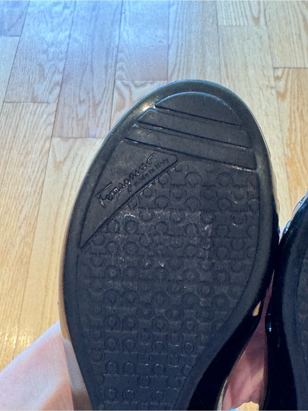 Salvatore ferragamo  jelly flat with gold hardware - Picture 7 of 12